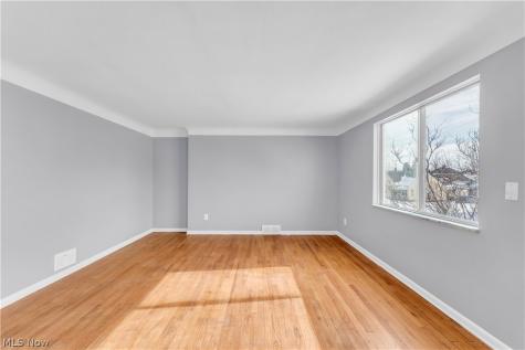 10725 Vernon Avenue Garfield Heights OH 44125