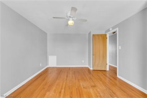 10725 Vernon Avenue Garfield Heights OH 44125