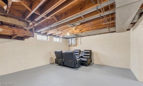 10725 Vernon Avenue Garfield Heights OH 44125