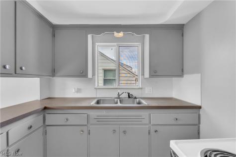 10725 Vernon Avenue Garfield Heights OH 44125