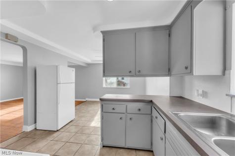 10725 Vernon Avenue Garfield Heights OH 44125
