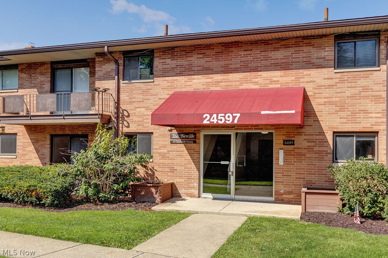 24597 Clareshire Drive North Olmsted OH 44070