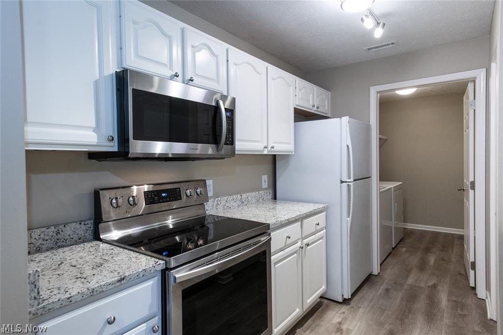 14822 Lenox Drive Strongsville OH 44136