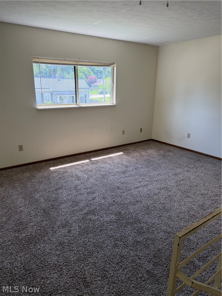 49 W 8th Street Dresden OH 43821