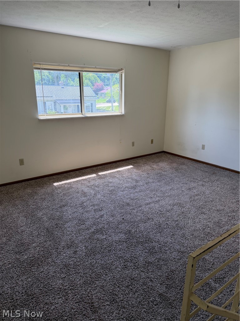 49 W 8th Street Dresden OH 43821