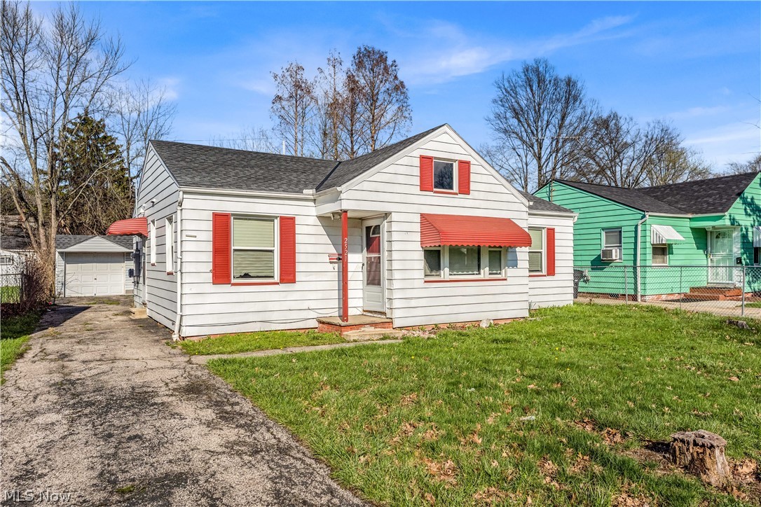2521 Greenvale Road Cleveland OH 44121