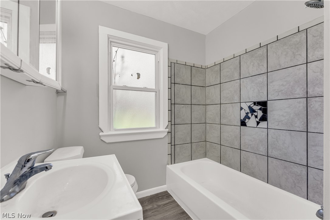 2521 Greenvale Road Cleveland OH 44121