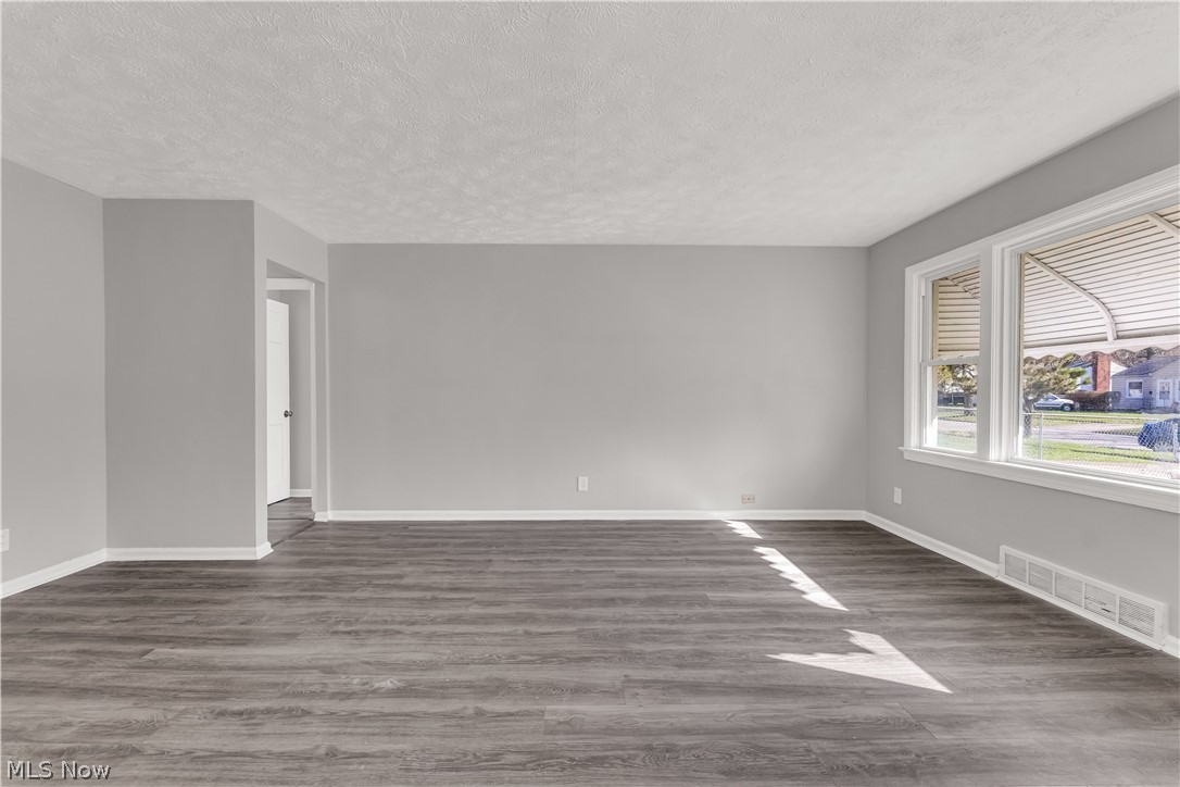 2521 Greenvale Road Cleveland OH 44121