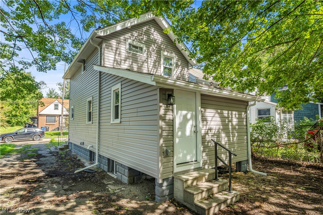 9518 Nelson Avenue Cleveland OH 44105