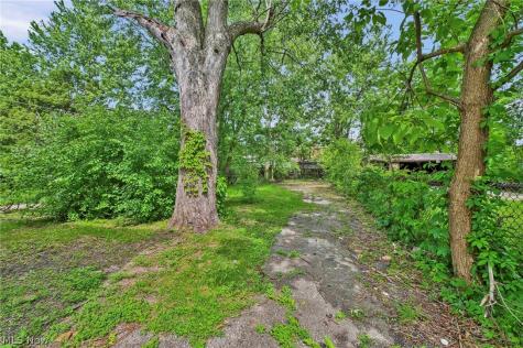 3341 E 145th Street Cleveland OH 44120
