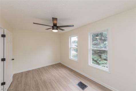 1558 Winchester Avenue Lakewood OH 44107