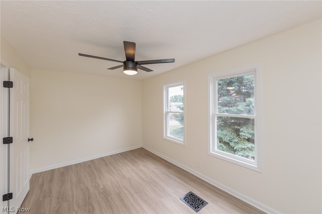 1558 Winchester Avenue Lakewood OH 44107