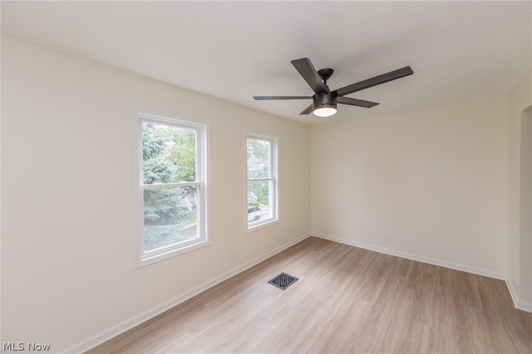 1558 Winchester Avenue Lakewood OH 44107