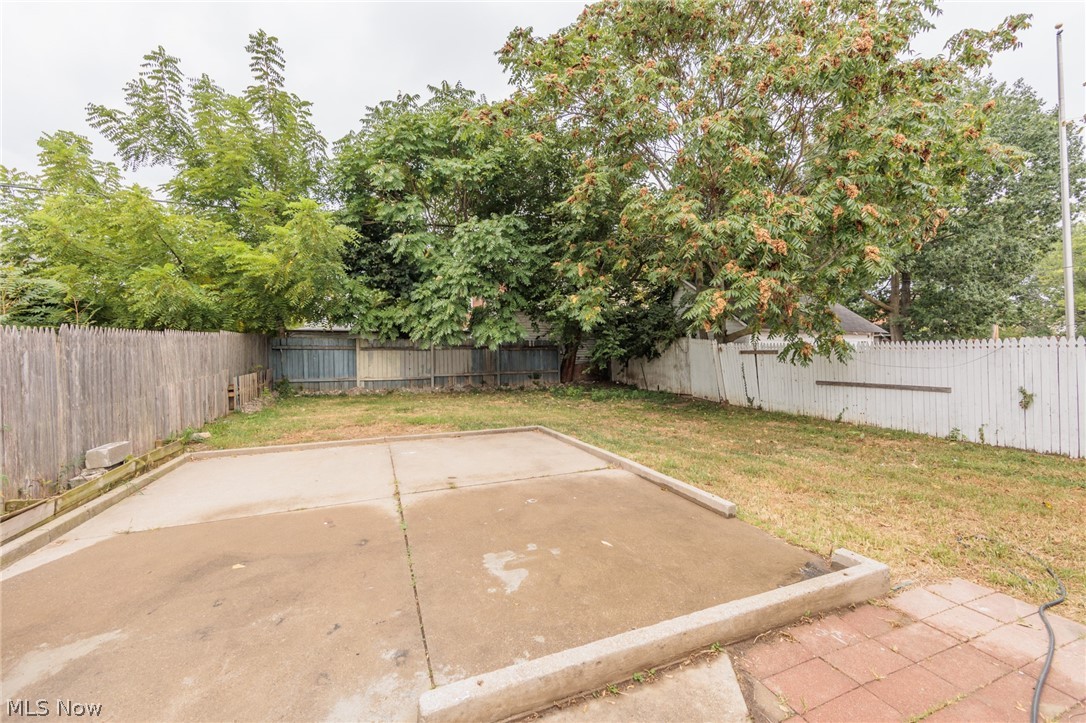 1558 Winchester Avenue Lakewood OH 44107