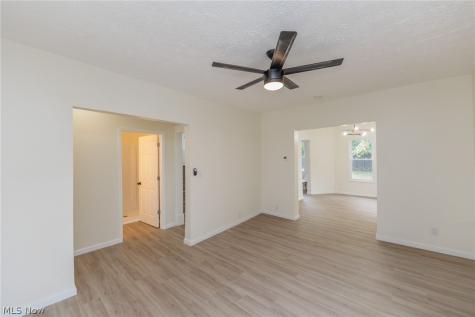 1558 Winchester Avenue Lakewood OH 44107