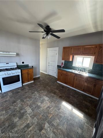 9316 Raymond Avenue Cleveland OH 44104