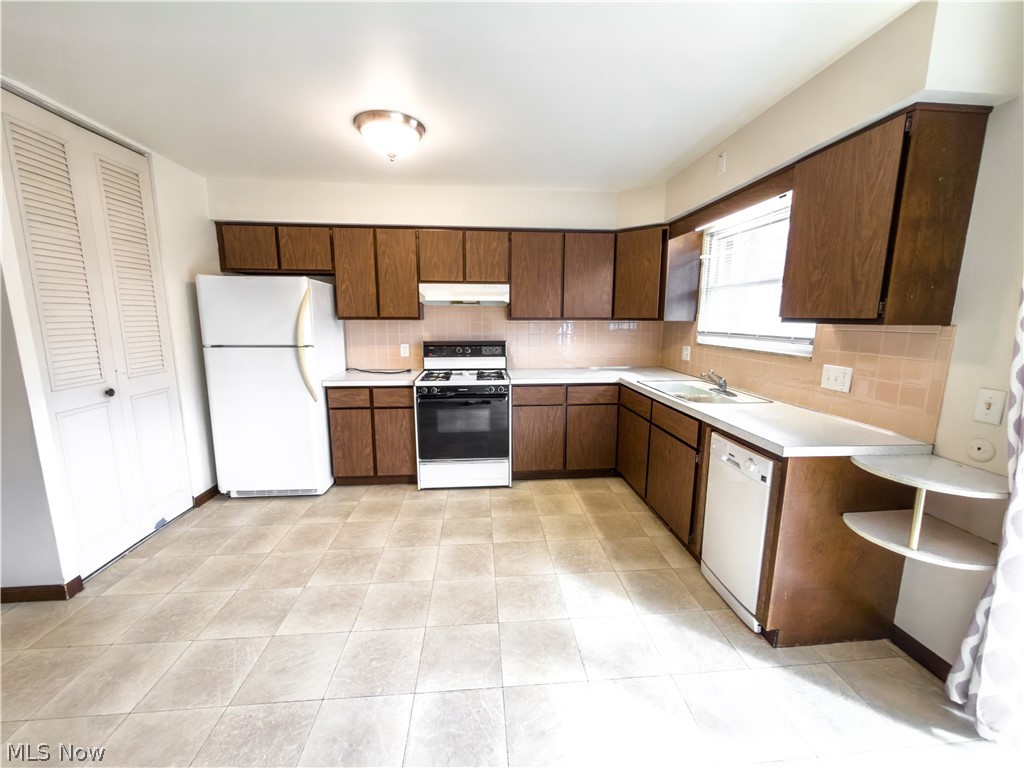 3853-3857 Seneca Street Stow OH 44224