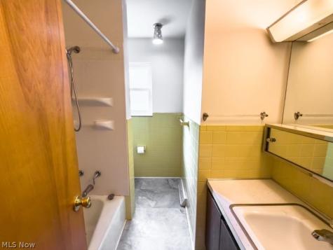 3853-3857 Seneca Street Stow OH 44224