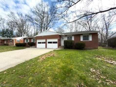 3853-3857 Seneca Street Stow OH 44224