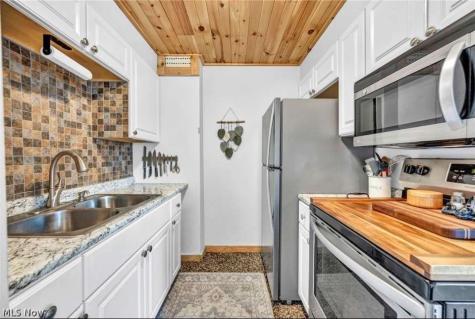 11850 Edgewater Drive Lakewood OH 44107