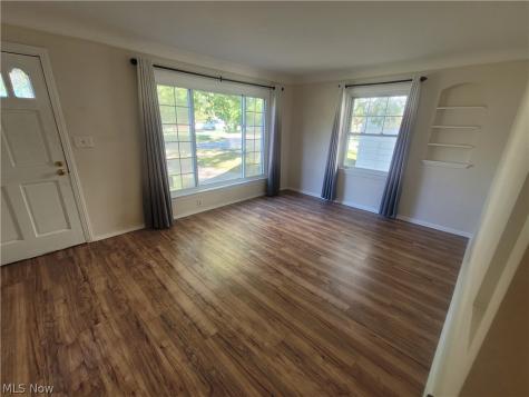 6987 Greenleaf Avenue Parma Heights OH 44130
