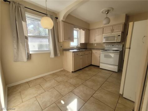 6987 Greenleaf Avenue Parma Heights OH 44130