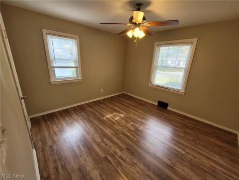 6987 Greenleaf Avenue Parma Heights OH 44130
