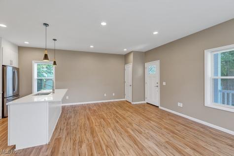 5904 Wakefield Avenue Cleveland OH 44102