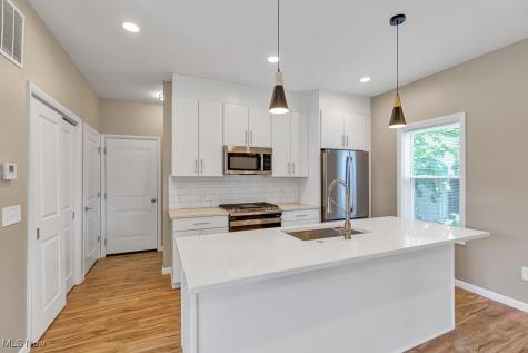 5904 Wakefield Avenue Cleveland OH 44102