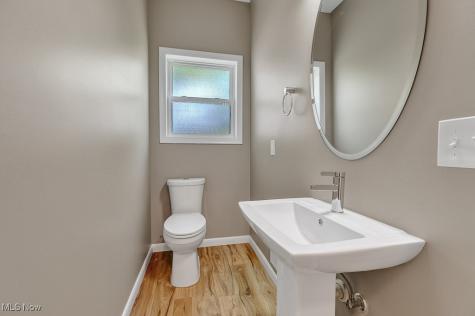 5904 Wakefield Avenue Cleveland OH 44102