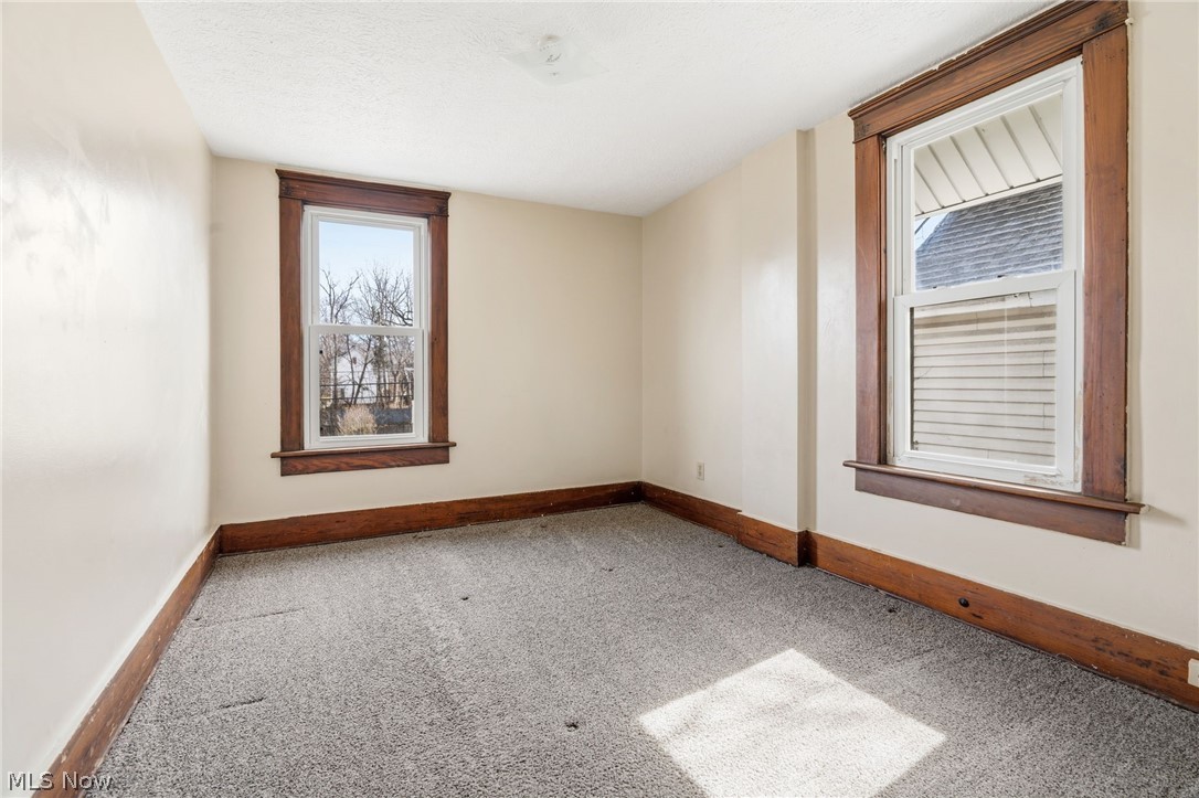 488 Alexander Street Akron OH 44306