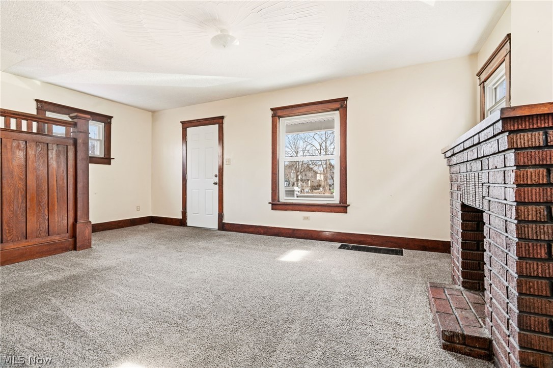 488 Alexander Street Akron OH 44306