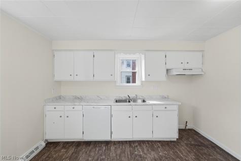 18206 Harland Avenue Cleveland OH 44119