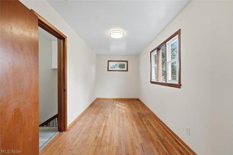 18206 Harland Avenue Cleveland OH 44119