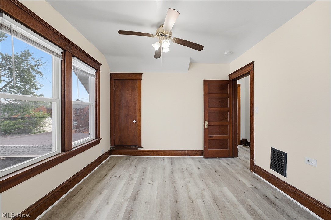 18206 Harland Avenue Cleveland OH 44119