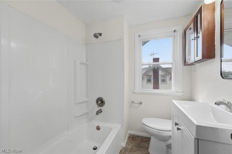 18206 Harland Avenue Cleveland OH 44119