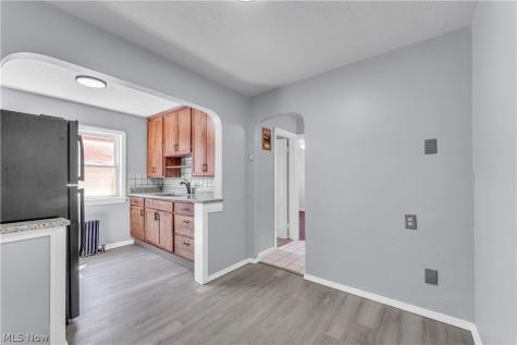 6150 Ridge Road Parma OH 44129
