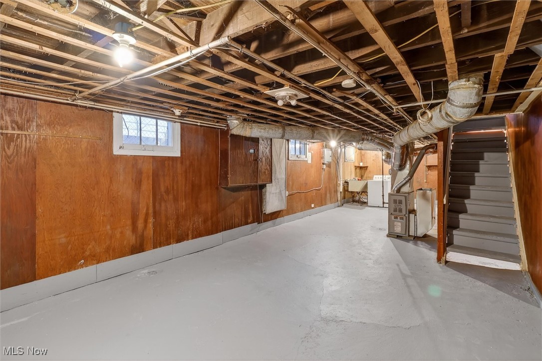 8204 Bancroft Avenue Cleveland OH 44105