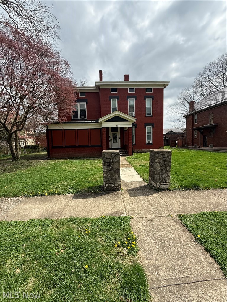 320 Woodlawn Avenue Zanesville OH 43701