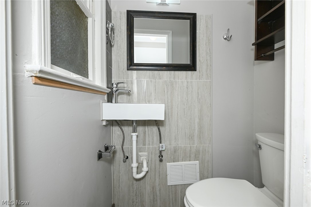 3699 Bainbridge Road Cleveland Heights OH 44118