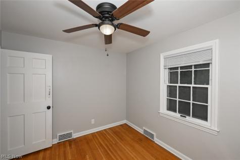 3699 Bainbridge Road Cleveland Heights OH 44118