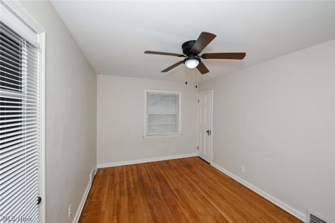 3699 Bainbridge Road Cleveland Heights OH 44118