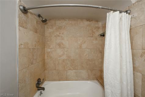 3699 Bainbridge Road Cleveland Heights OH 44118