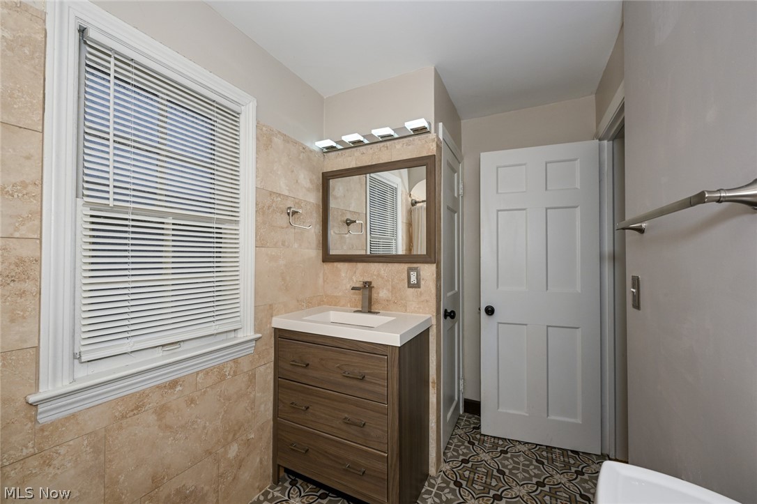 3699 Bainbridge Road Cleveland Heights OH 44118