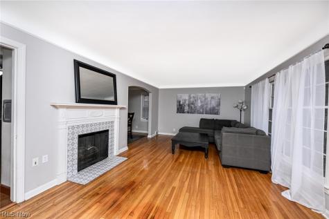 3699 Bainbridge Road Cleveland Heights OH 44118