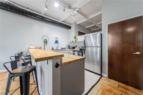 1133 W 9th Street Cleveland OH 44113
