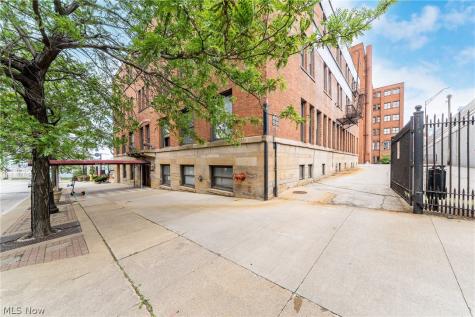 1133 W 9th Street Cleveland OH 44113
