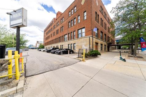 1133 W 9th Street Cleveland OH 44113