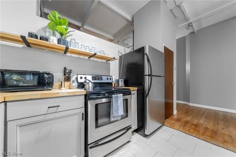 1133 W 9th Street Cleveland OH 44113