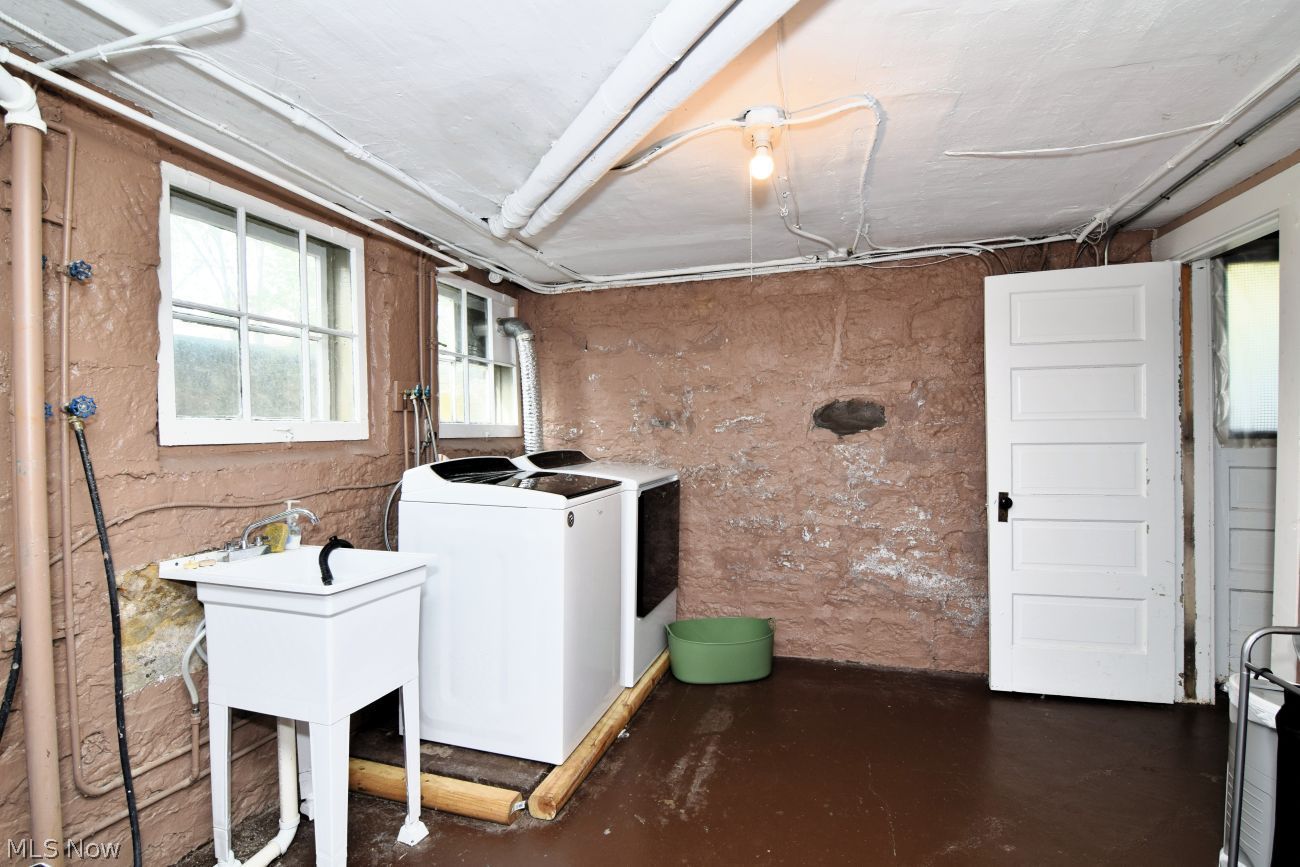 2868 Lee Road Shaker Heights OH 44120